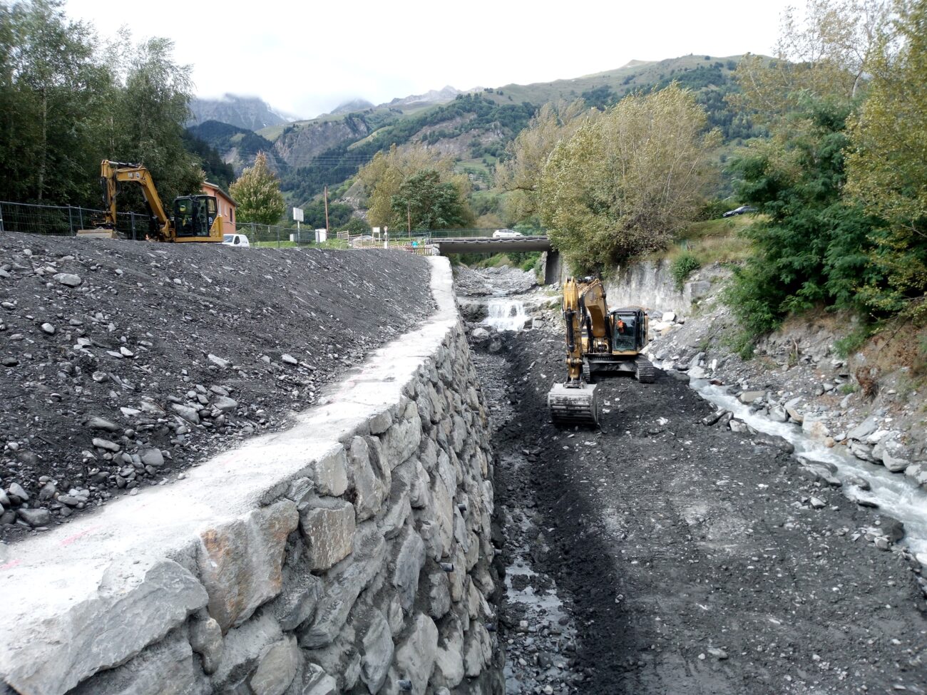 GEMAPI – TRAVAUX POST CRUE : restauration des digues de l’Arbonne à Bourg Saint Maurice