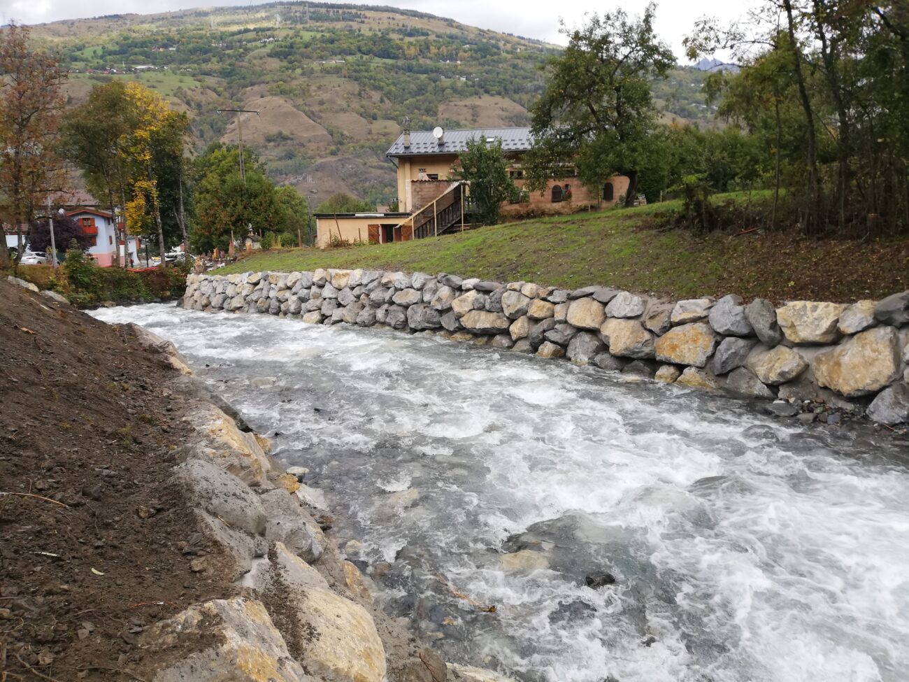 GEMAPI – TRAVAUX POST CRUE : protection de berges sur le torrent du Ponthurin à Landry